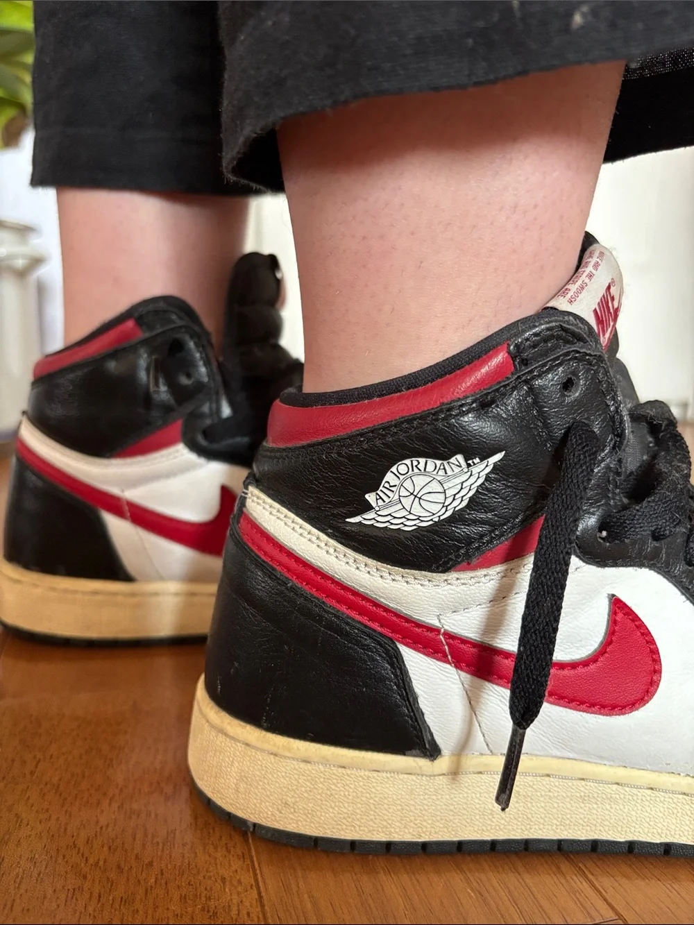 Nike Air Jordan 1 Retro High OG Black/Gym Red-White-Sail